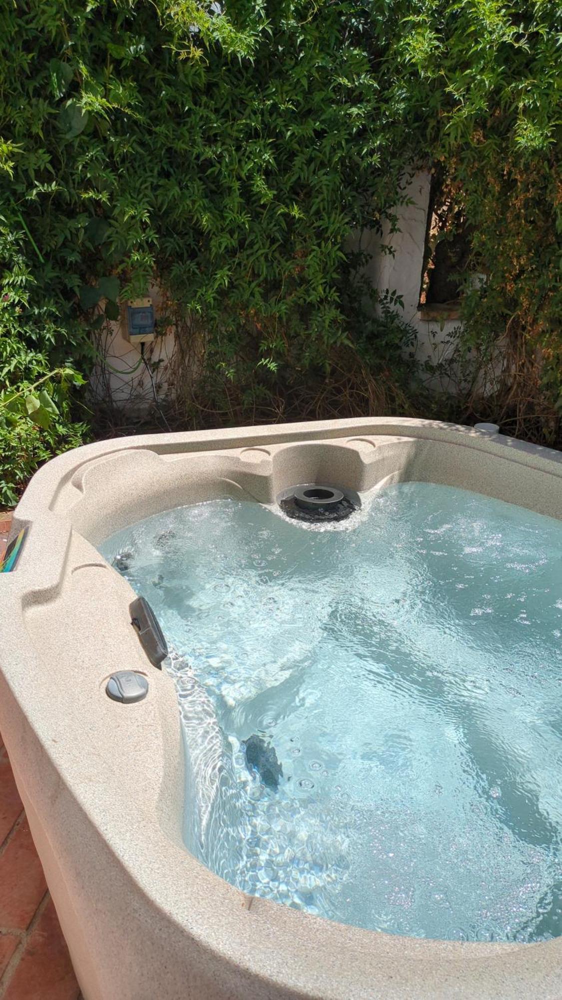 One Life Malaga Retreat Hotel Periana Luaran gambar