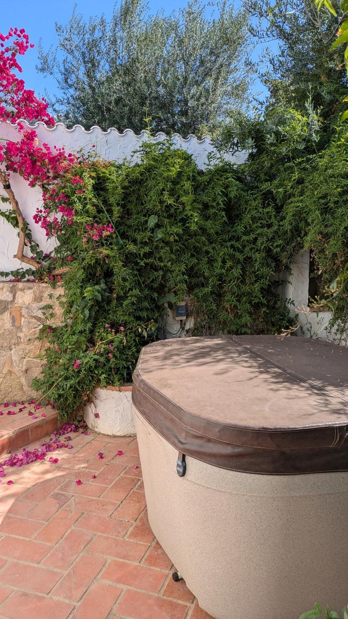 One Life Malaga Retreat Hotel Periana Luaran gambar